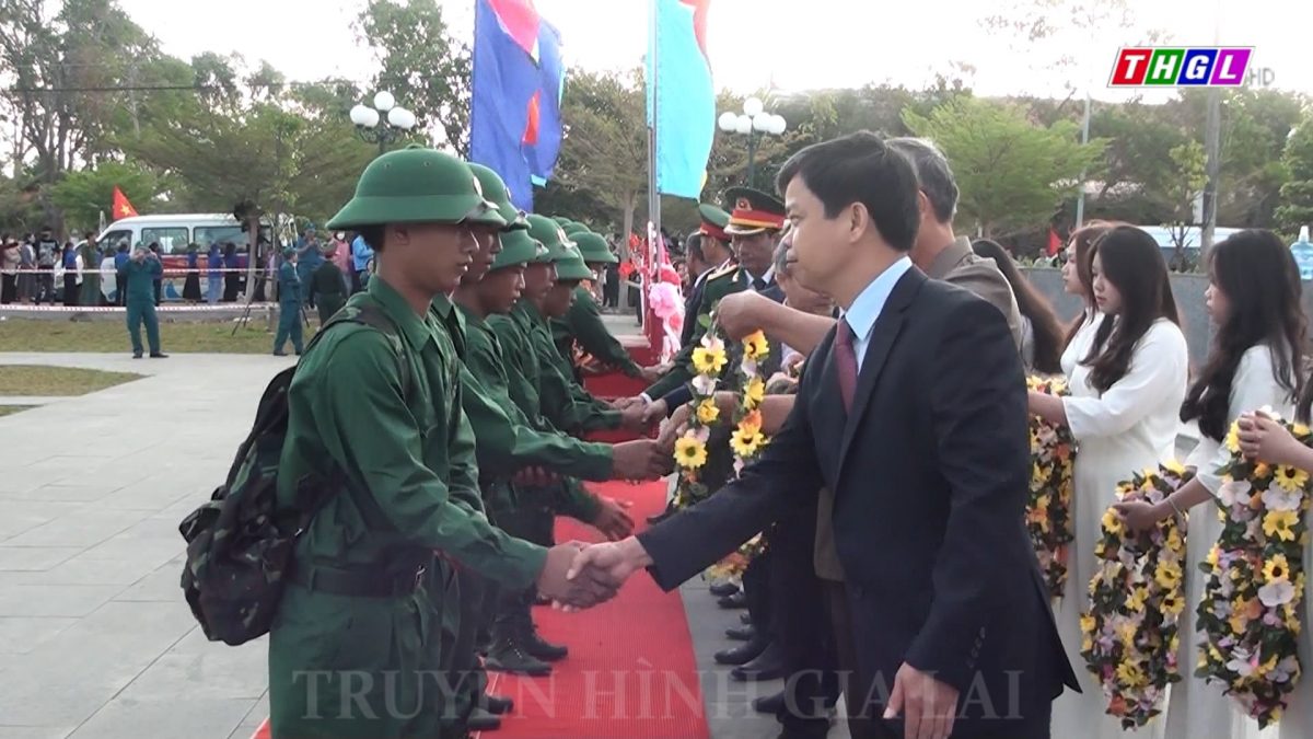 Phó Chủ tịch UBND tỉnh Nguyễn Hữu Quế dự Lễ giao – nhận quân năm 2024 tại huyện Kông Chro