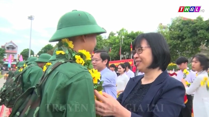 Phó Chủ tịch UBND tỉnh Nguyễn Thị Thanh Lịch dự Lễ giao-nhận quân năm 2024 tại huyện Kbang