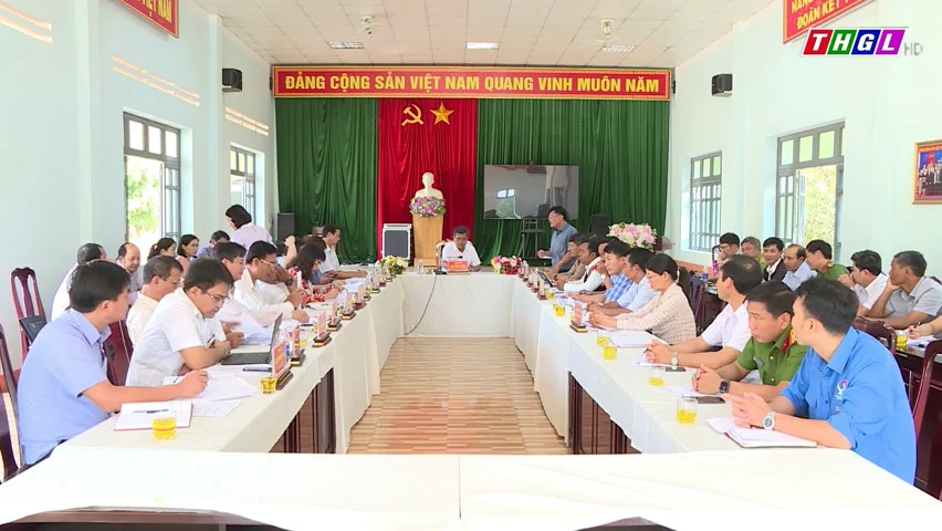 Bí thư Tỉnh ủy, Chủ tịch HĐND tỉnh Hồ Văn Niên làm việc với hệ thống chính trị xã Đak Sơ Mei, huyện Đak Đoa