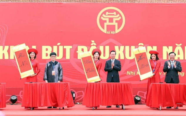 Chủ tịch nước dự khai bút đầu Xuân tại Khu lưu niệm Nguyễn Trãi