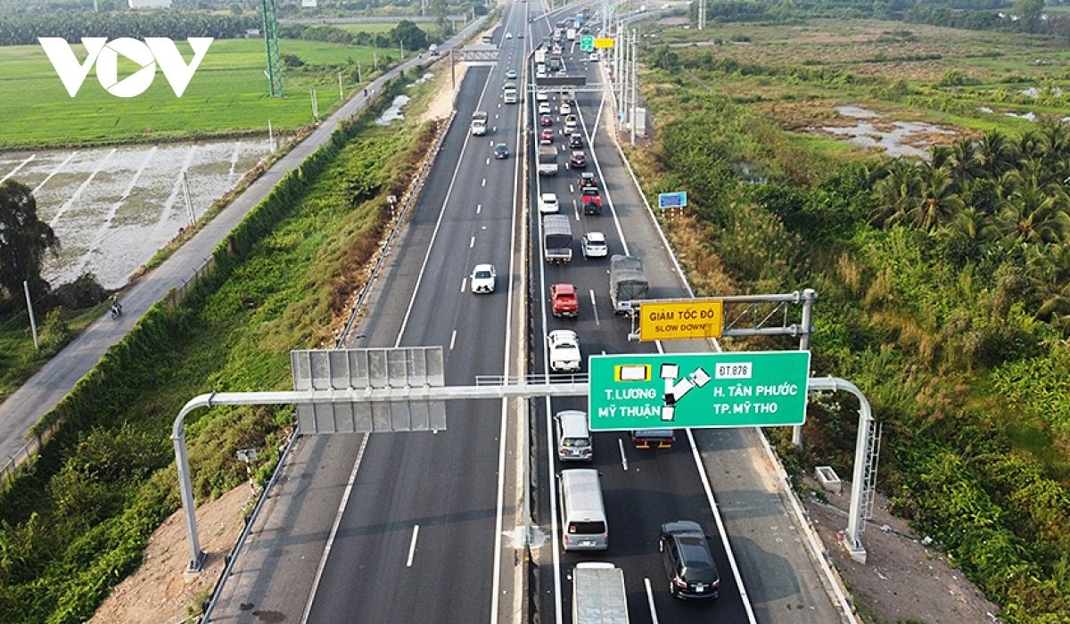 Khẩn trương hoàn thiện, ban hành Quy chuẩn kỹ thuật quốc gia về đường bộ cao tốc