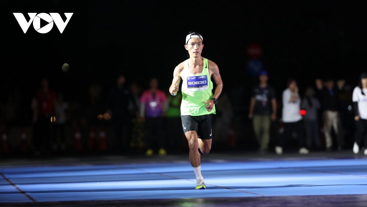 Nguyên Thanh và Ngọc Hoa vô địch Giải chạy Run To Live 2024