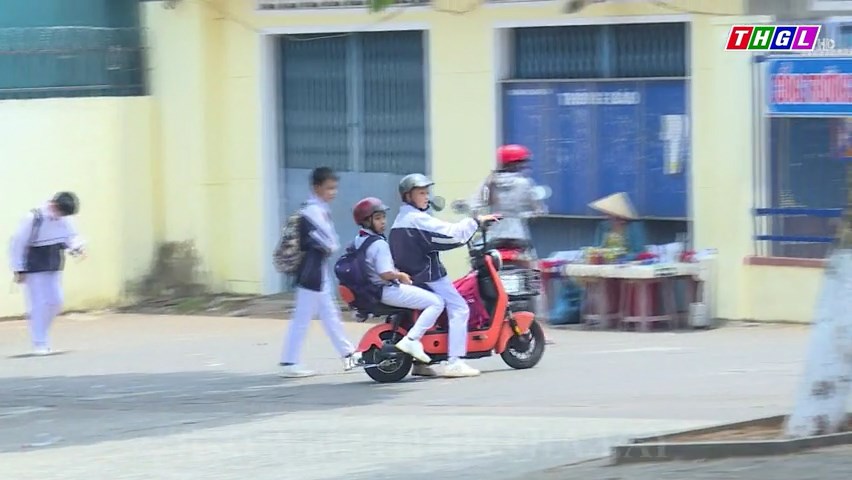 Gia Lai: Nghiêm cấm học sinh chưa đủ tuổi điều khiển xe máy điện