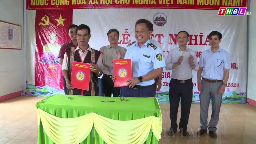 Cục Quản lý thị trường Gia Lai kết nghĩa với làng Chuk, xã Kon Thụp, huyện Mang Yang