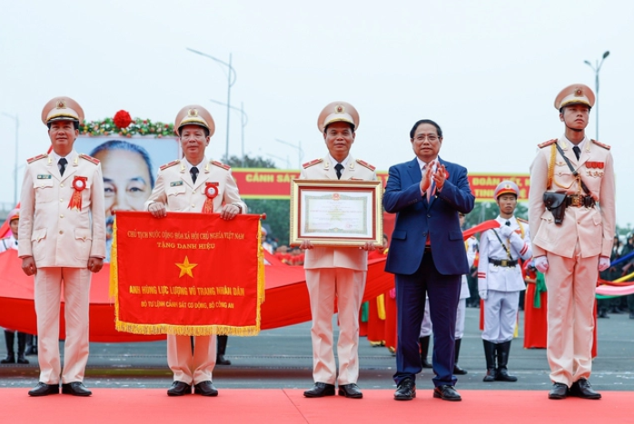 Thủ tướng Phạm Minh Chính:  Xây dựng lực lượng Cảnh sát cơ động “pháp luật sắc, nghiệp vụ tinh, công nghệ giỏi, ngoại ngữ tốt, hình ảnh đẹp”